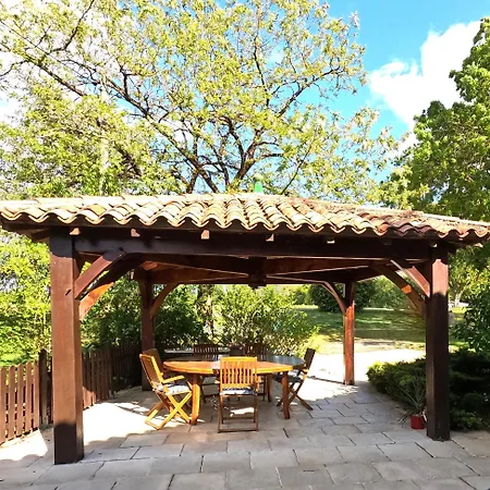 Le Domaine D'elodie Monestier (Dordogne)